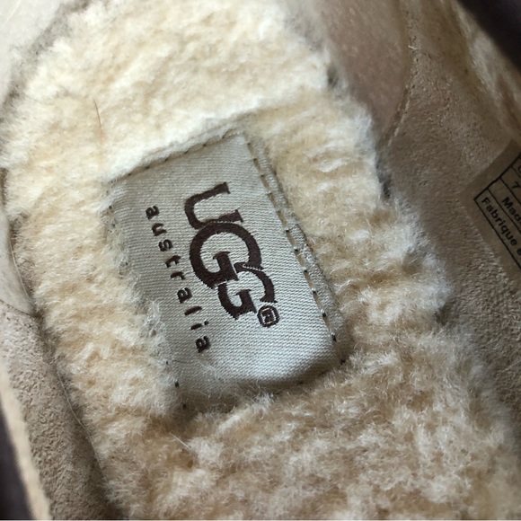 UGG WOMENS FLATS - Picture 2 of 5
